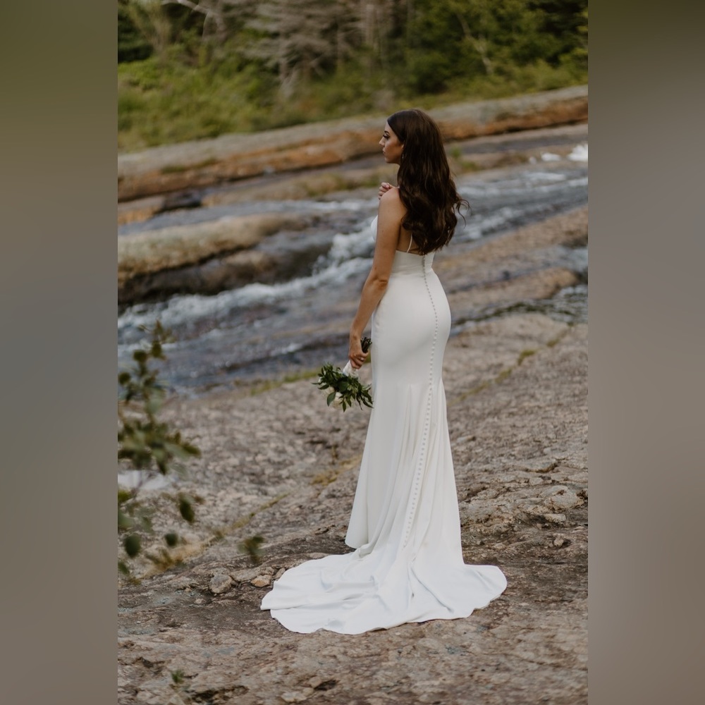 Lis Simon Wedding Dress and Veil